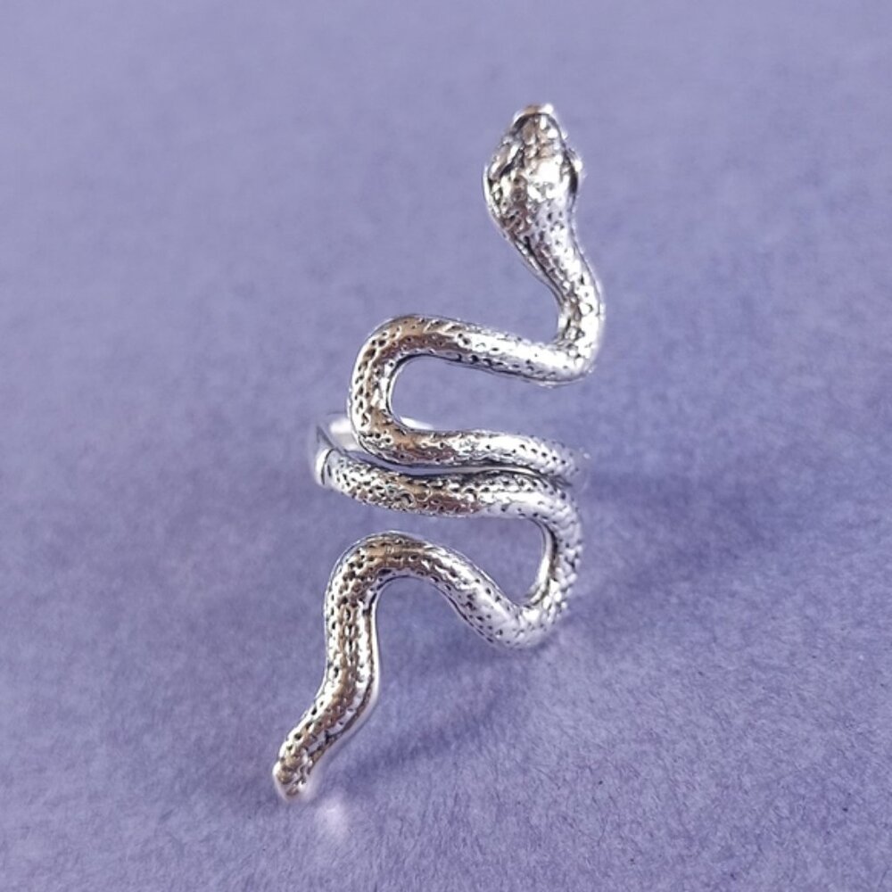 🐍 Twisting Snake 1 Heavy Metal Gothic Biker Ring – Size 8 (Unisex)